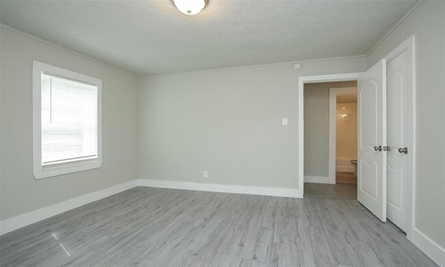 Building Photo - 4826 Larkspur St