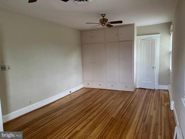 Building Photo - 1730 N Danville St