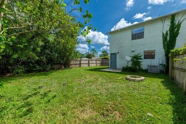 Building Photo - 890 Hibiscus St