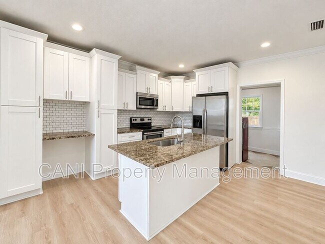 Building Photo - 2714 W Palmetto St