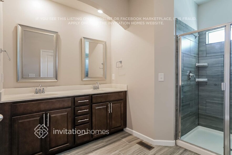 Building Photo - 1801 Birdhouse Ln