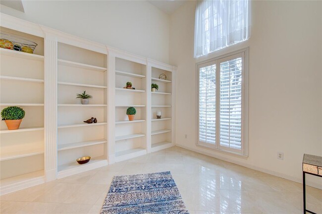 Building Photo - 13515 N Tracewood Bend