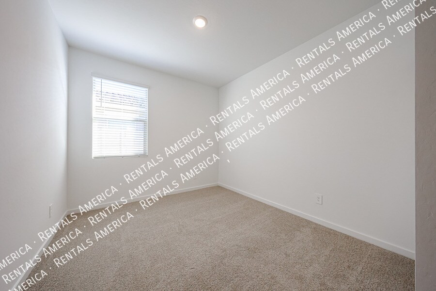 Building Photo - 15915 W Gray Fox Trl