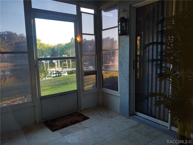 Building Photo - 10906 W Cove Harbor Dr