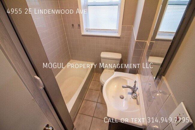 Building Photo - 4955-492E Lindenwood Ave