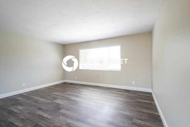 Building Photo - 4 Bedroom Pet-Friendly Home in Clearfield,...