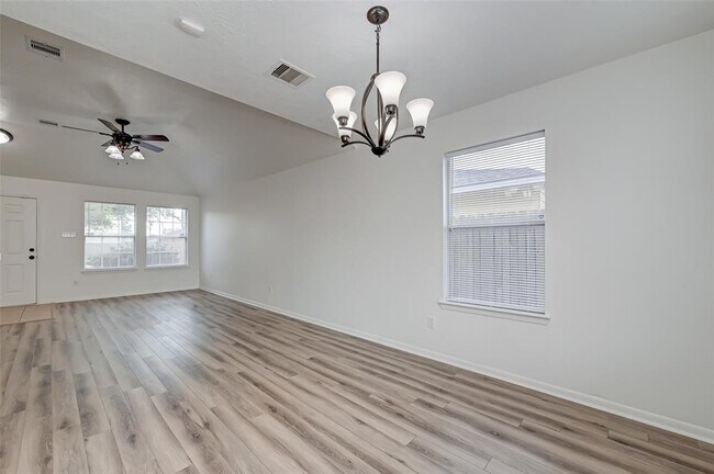 Building Photo - 6030 Shining Leaf Ct