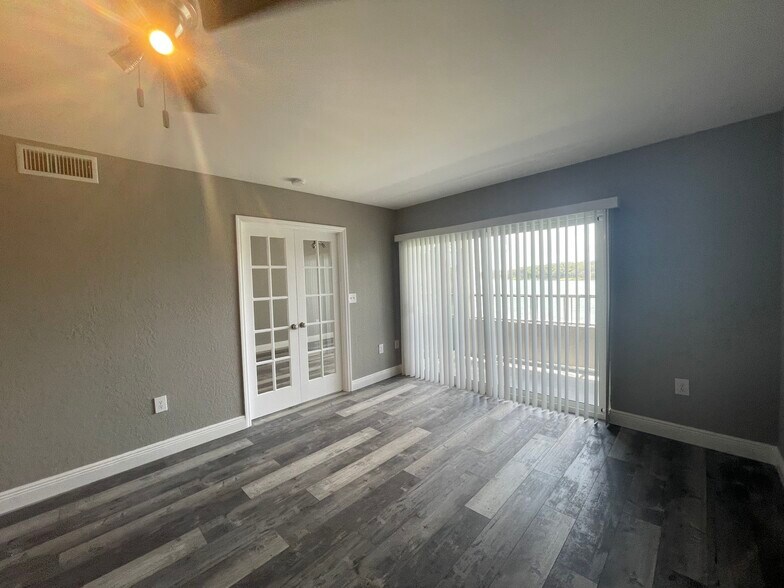 Building Photo - 2803 N Oakland Forest Dr