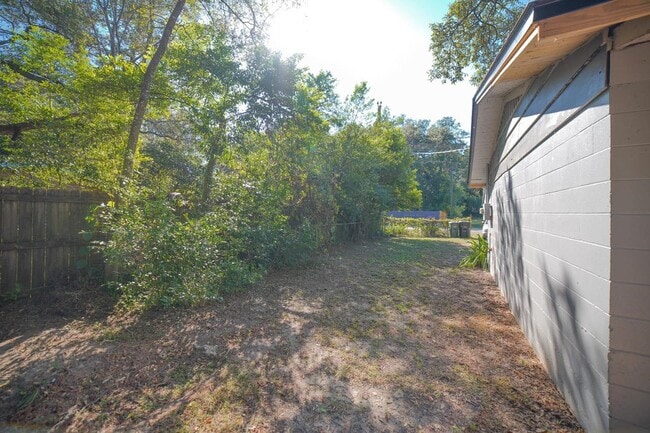 Building Photo - 5057 Tillie Ln