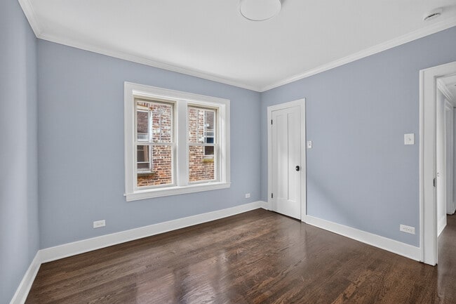 Building Photo - 1101 S Oak Park Ave