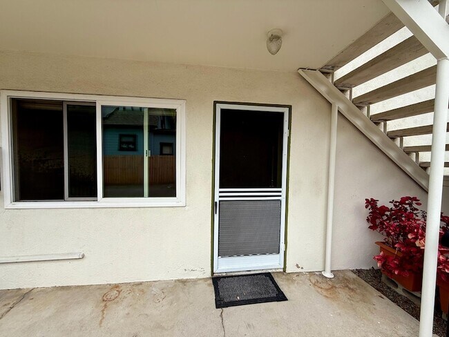 Building Photo - 1808 Castillo St