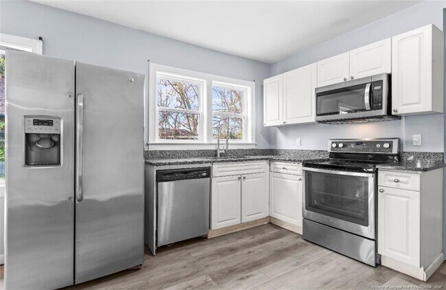 Building Photo - 313 S Racepath St