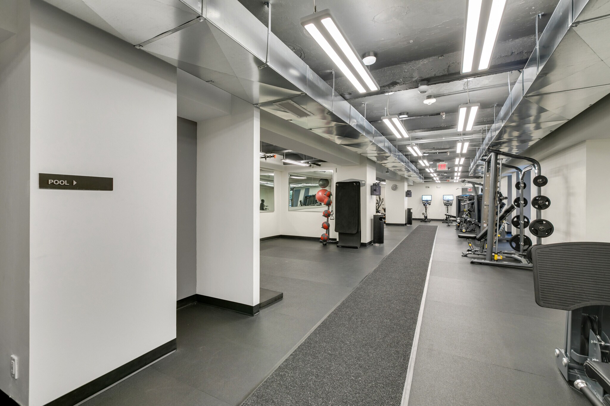 Building Photo - 225 S 18th St