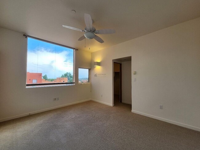 Building Photo - 617 Avenida Colima