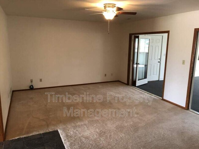 Building Photo - 17960 Bakers Farm Rd