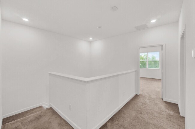 Building Photo - 4989 Navali Dr