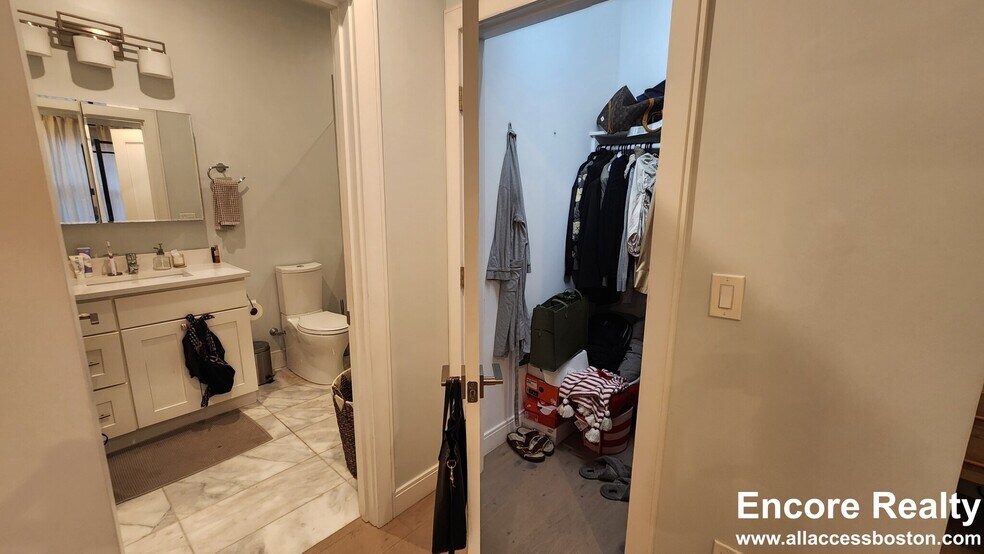 Building Photo - 32 Cummins Hwy