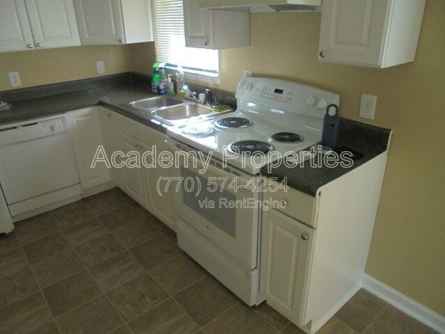 Building Photo - 6774 Valley Hill Ct