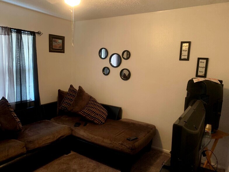 Building Photo - 4134 12th Ave S