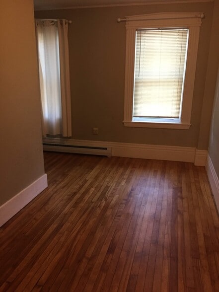 Building Photo - 60 Water St