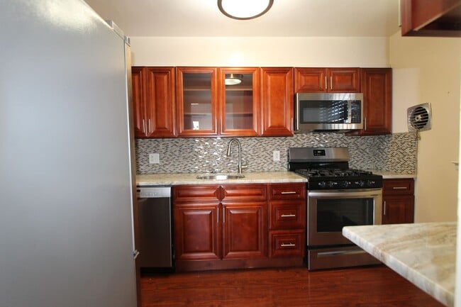 Building Photo - 6460 Ardleigh St