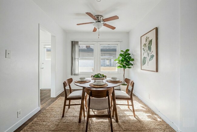 Building Photo - 5871.5 W 88th St