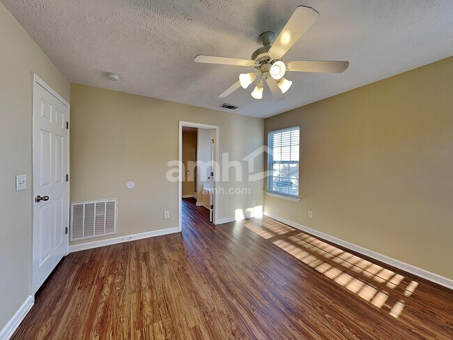 Building Photo - 1361 E Nir Shreibman