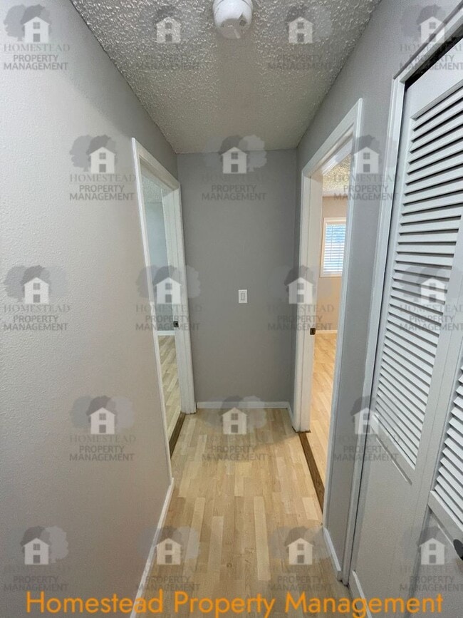 Building Photo - Hard to find 3 bedroom 2, bathroom.