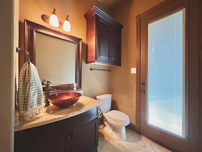 Building Photo - 7511 Raes Creek Dr