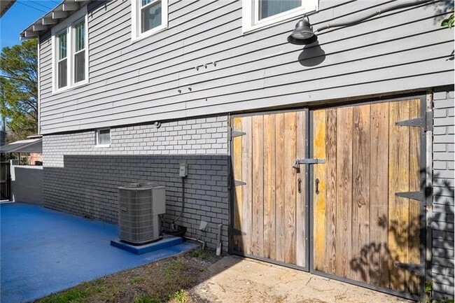 Building Photo - 1908 Paulsen St