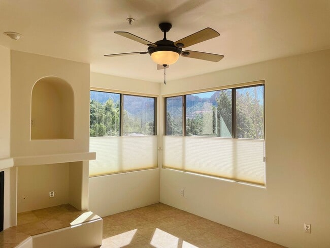 Building Photo - 520 Jordan Rd