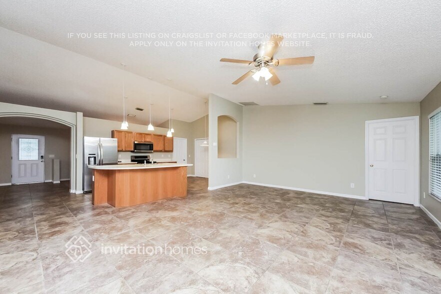 Building Photo - 1712 Laramie Cir