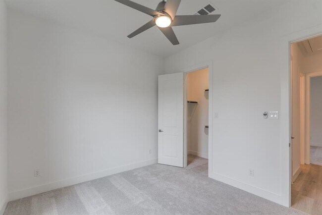 Building Photo - 7134 Carriage Lgt Dr