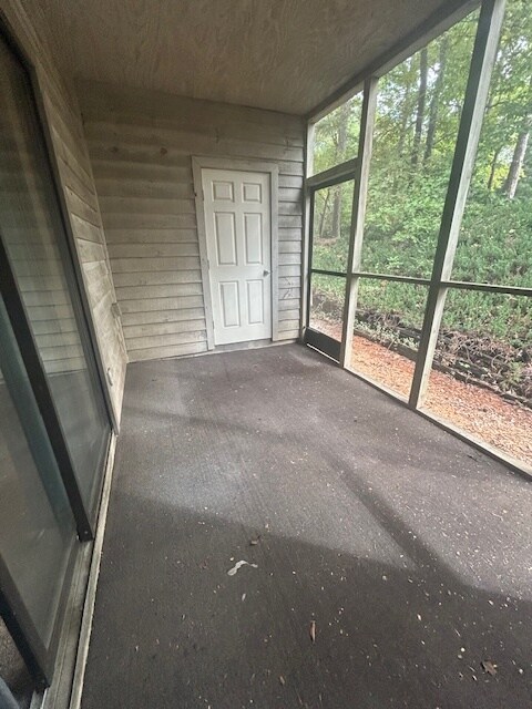 09_Screened Porch - 4004 Village Creek Dr