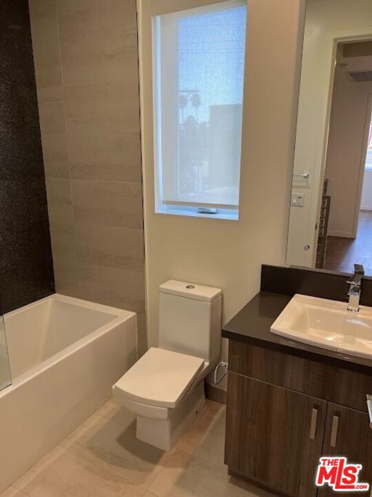 Building Photo - 1715 Armacost Ave