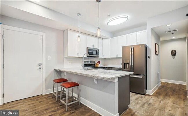 Primary Photo - 1340 Nicholson St NW