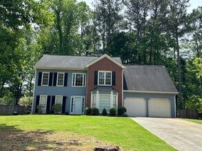 Building Photo - Beautifully Renovated Two-Story Traditional in McEachern High School