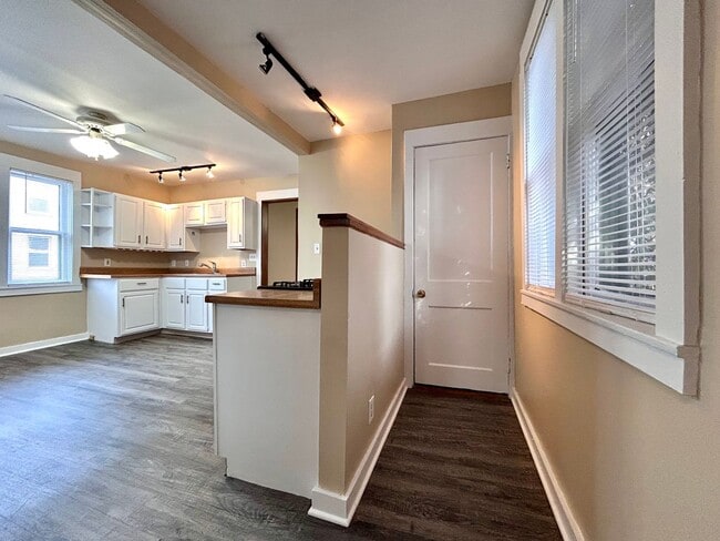 Building Photo - 2 Bedroom 2 Bath Home in Eastown!