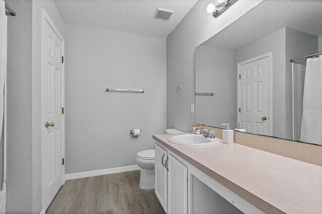 Building Photo - 326 Elderberry Dr