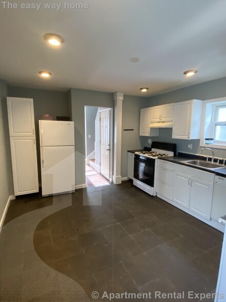 Primary Photo - 67 Flint St