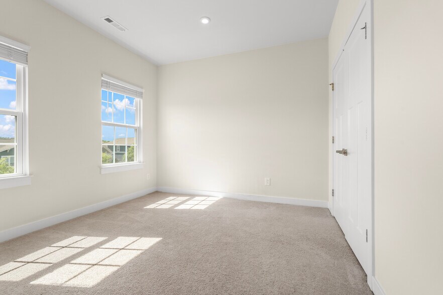 2nd bedroom - 1578 Drakes Creek Rd