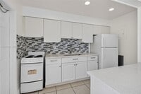 Building Photo - 2115 N 17th Ct