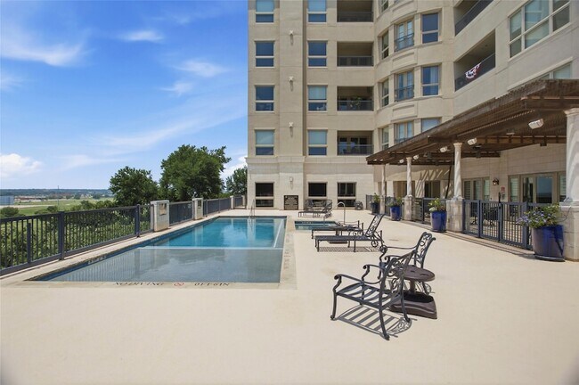Building Photo - 501 Samuels Ave