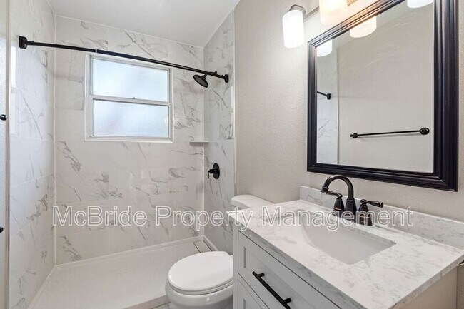 Building Photo - 105 Nut Grove Dr