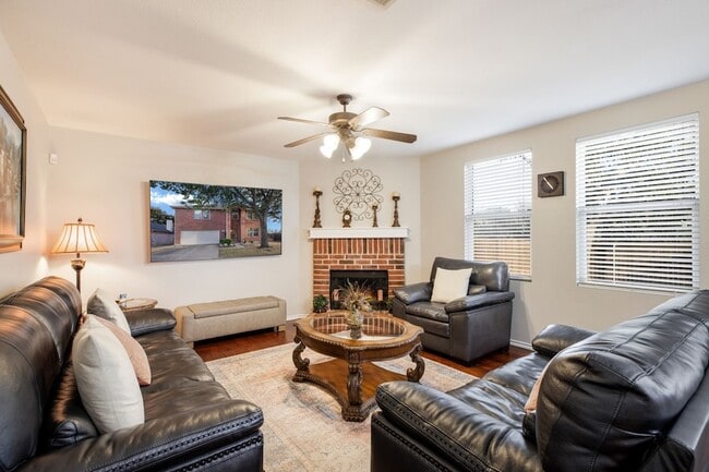 Building Photo - 9601 Euclid Dr