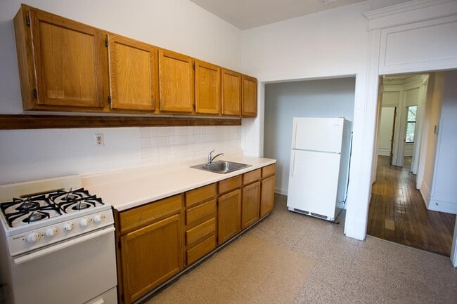 Floorplan - 5401-5403 S. Woodlawn Avenue
