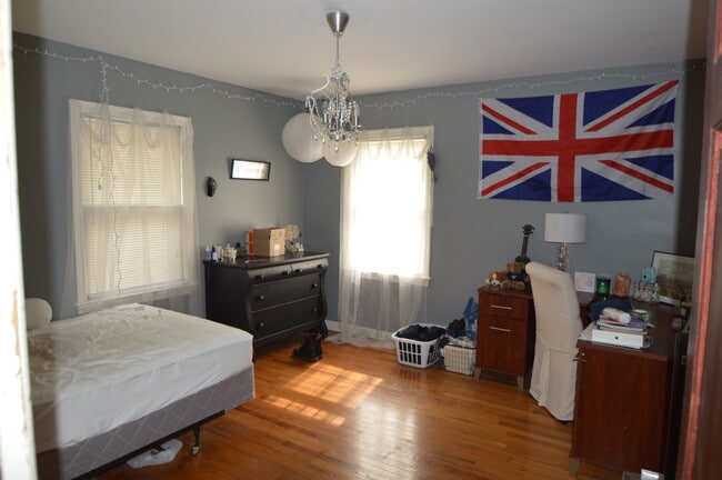 Building Photo - 4921 Graceland Ave