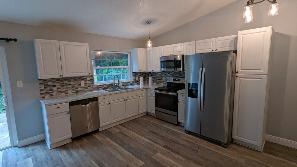 Building Photo - 492 Wild Fox Dr