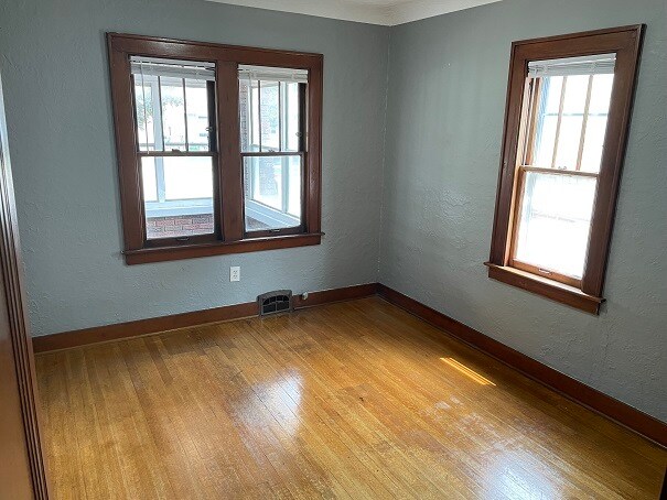 Building Photo - 221 Garfield Ave SW