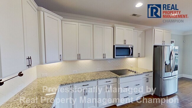 Building Photo - Spacious 4 BD Executive Home Loaded with U...